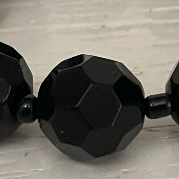 7.5” Sarda heavy stackable chunky black onyx honeycomb bead stretch bracelet - Picture 5 of 11